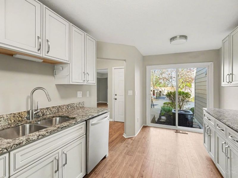 9910 Timbers Drive, Blue Ash, OH 45242 Photo 12