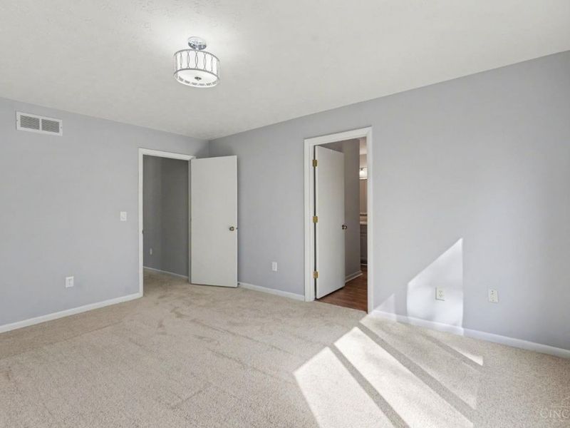 9910 Timbers Drive, Blue Ash, OH 45242 Photo 16