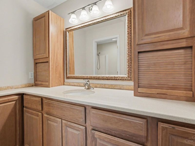 9910 Timbers Drive, Blue Ash, OH 45242 Photo 22