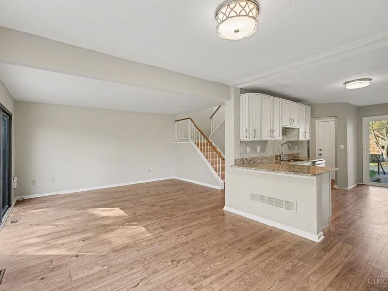 9910 Timbers Drive, Blue Ash, OH 45242 Photo 7