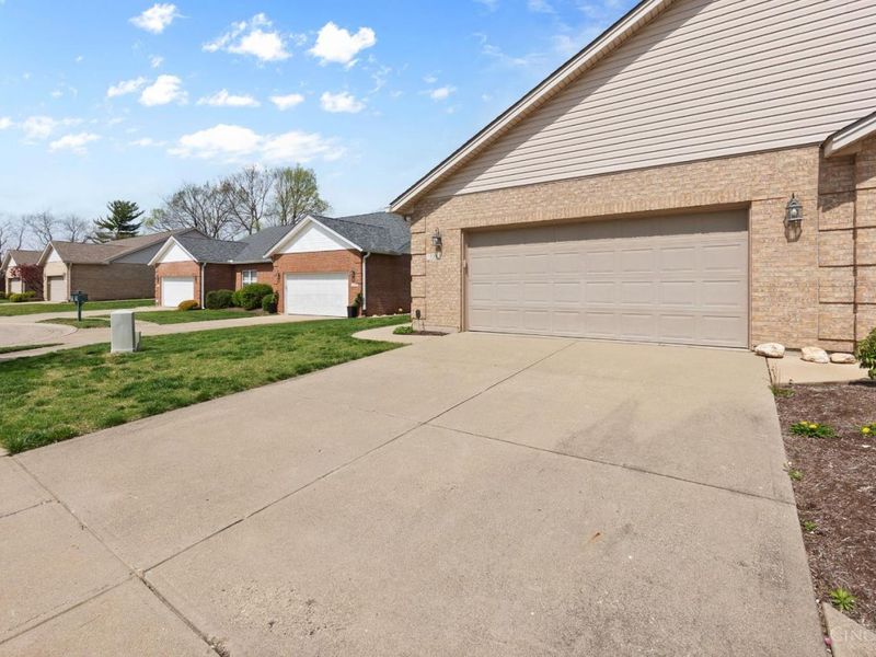 336 Lauryn Meadows Court, Fairfield, OH 45014 Photo 3