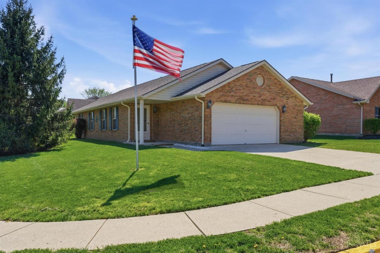 648 Oakridge Drive, Wilmington, OH 45177 Main Photo