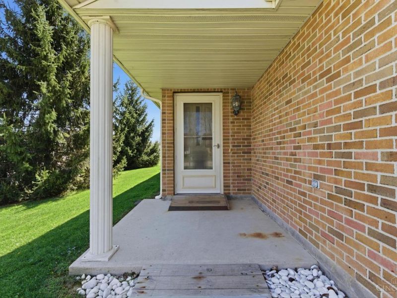 648 Oakridge Drive, Wilmington, OH 45177 Photo 2