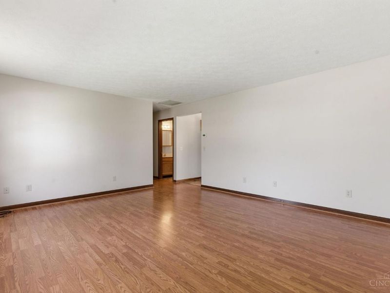 648 Oakridge Drive, Wilmington, OH 45177 Photo 4