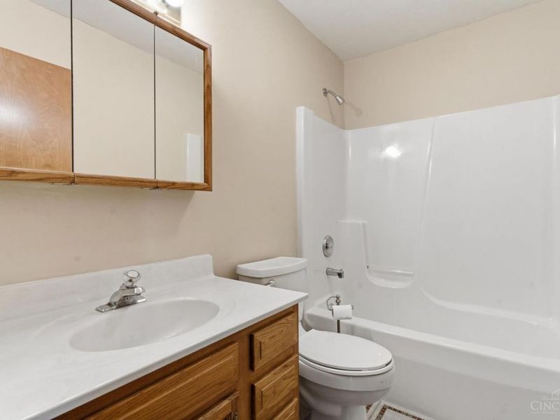 648 Oakridge Drive, Wilmington, OH 45177 Photo 8