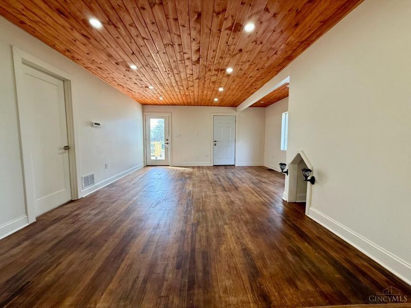 1038 Davis Road, Hamilton, OH 45013 Photo 3