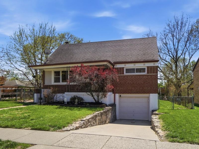 5725 Green Acres Court, Cincinnati, OH 45248 Photo 2