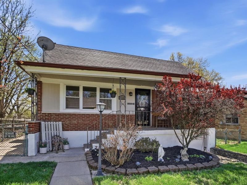 5725 Green Acres Court, Cincinnati, OH 45248 Photo 3