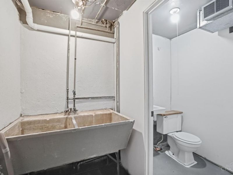 6024 Sunridge Drive, Cincinnati, OH 45224 Photo 32