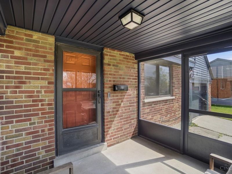 6024 Sunridge Drive, Cincinnati, OH 45224 Photo 5