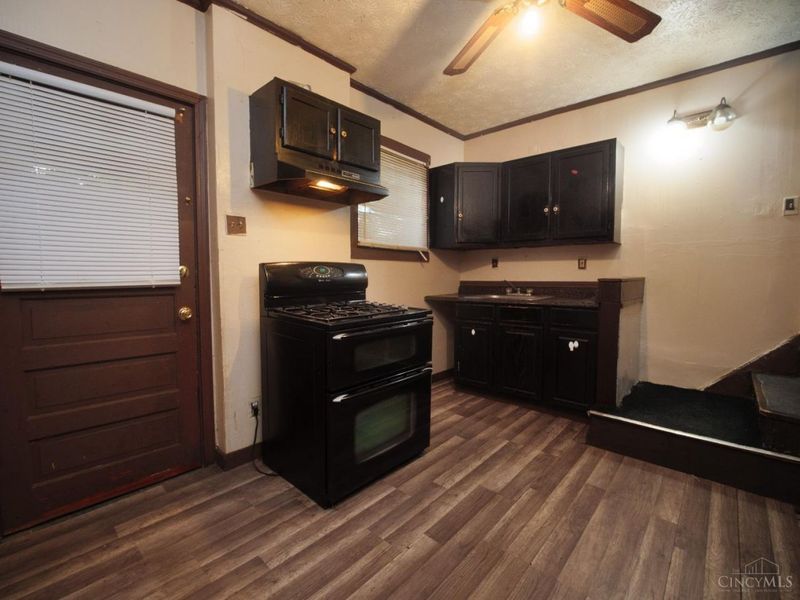 1619 Burgoyne Street, Cincinnati, OH 45223 Photo 12