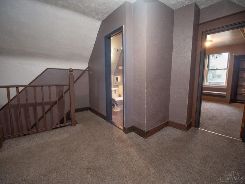 1619 Burgoyne Street, Cincinnati, OH 45223 Photo 14