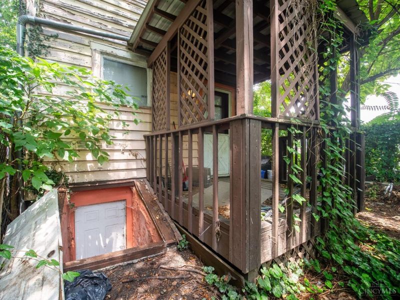 1619 Burgoyne Street, Cincinnati, OH 45223 Photo 22