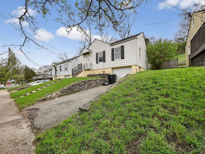 1778 Ashbrook Drive, Cincinnati, OH 45238 Photo 2