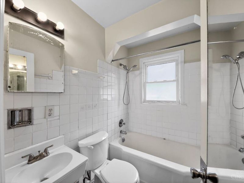 1778 Ashbrook Drive, Cincinnati, OH 45238 Photo 21