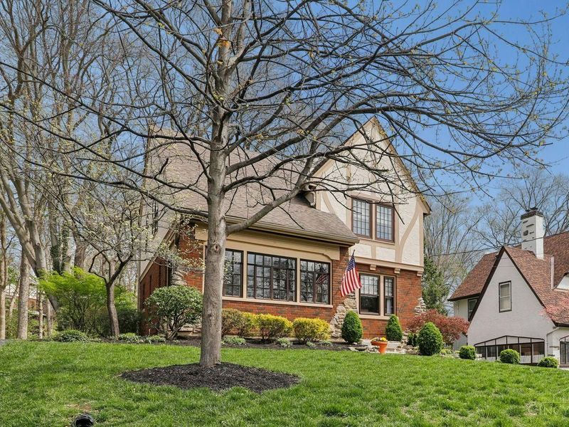 1122 Beverly Hill Drive, Cincinnati, OH 45208 Photo 2