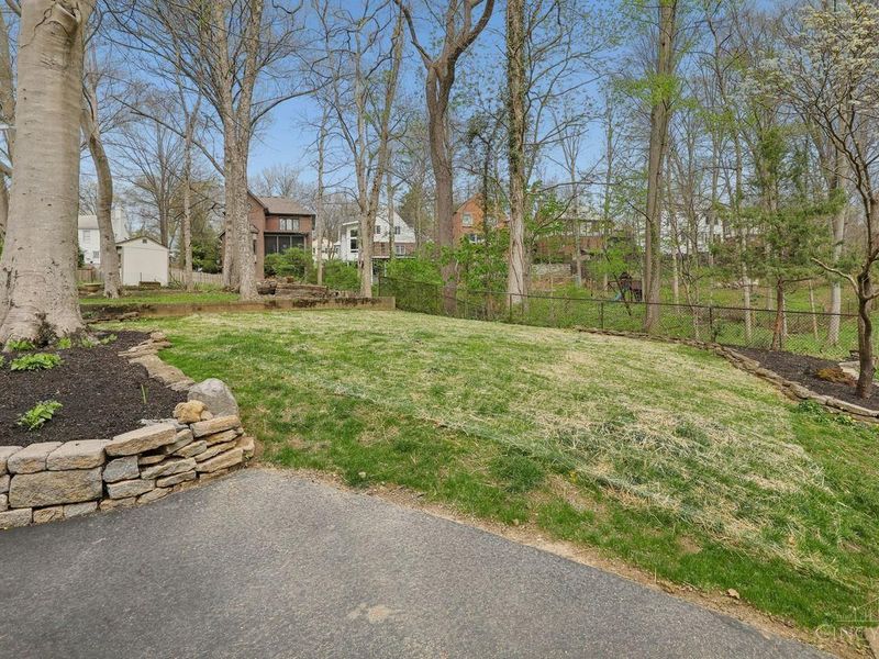 1122 Beverly Hill Drive, Cincinnati, OH 45208 Photo 59