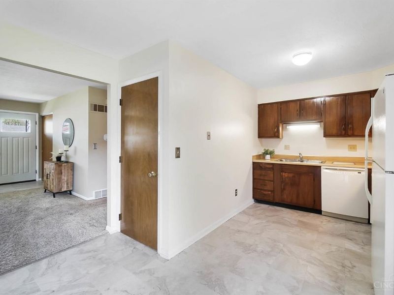 1961 Rollins Drive, Loveland, OH 45140 Photo 10