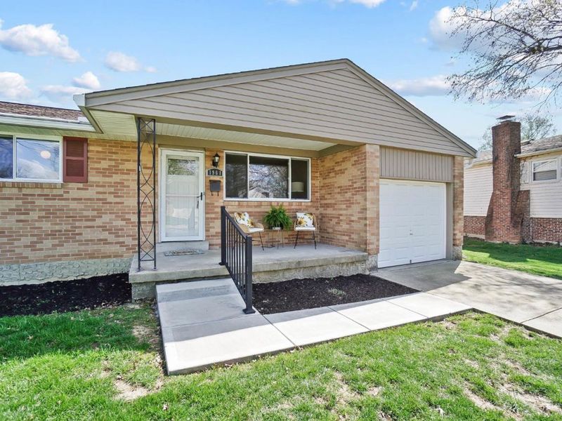 1961 Rollins Drive, Loveland, OH 45140 Photo 2