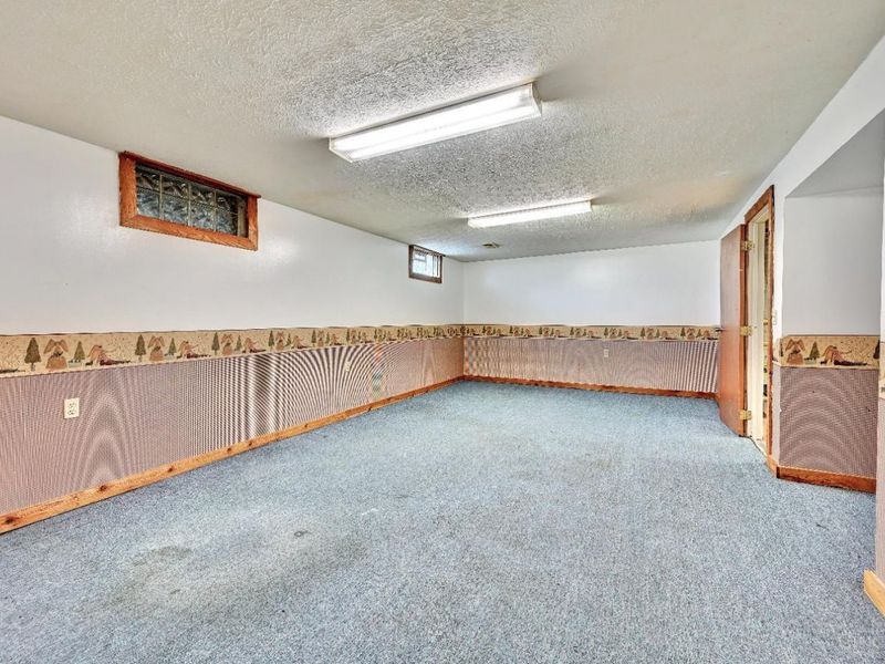 1063 Newcastle Drive, Springfield Twp., OH 45231 Photo 17