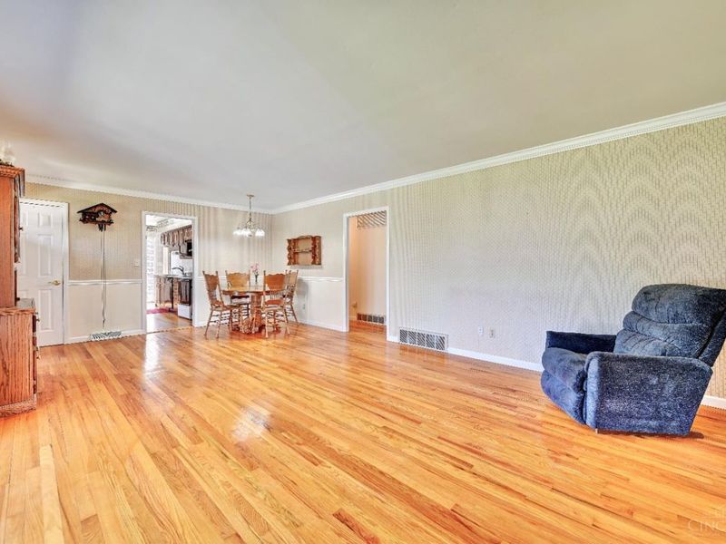 1063 Newcastle Drive, Springfield Twp., OH 45231 Photo 3