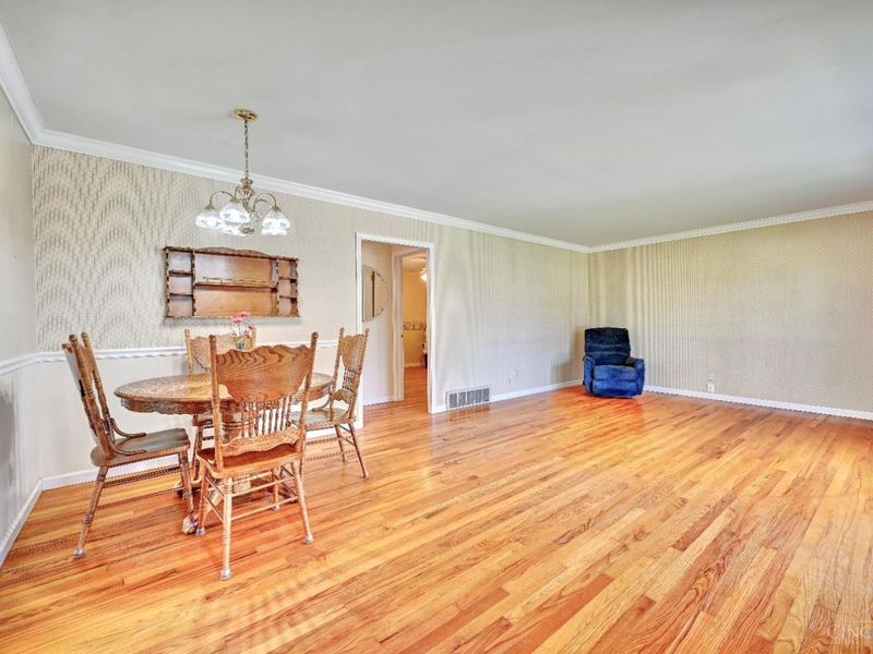 1063 Newcastle Drive, Springfield Twp., OH 45231 Photo 4