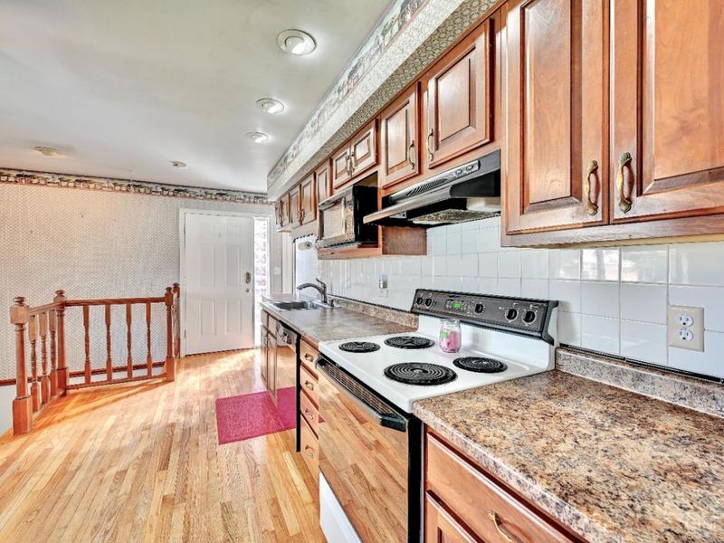 1063 Newcastle Drive, Springfield Twp., OH 45231 Photo 5