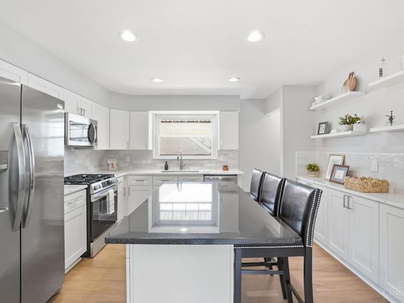 1452 Verdale Drive, Anderson Twp, OH 45230 Photo 9