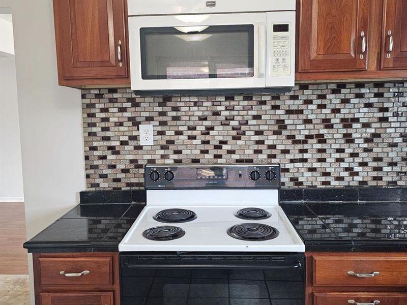 818 Woodyhill Drive, Cincinnati, OH 45238 Photo 10