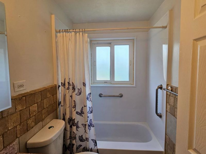 818 Woodyhill Drive, Cincinnati, OH 45238 Photo 21