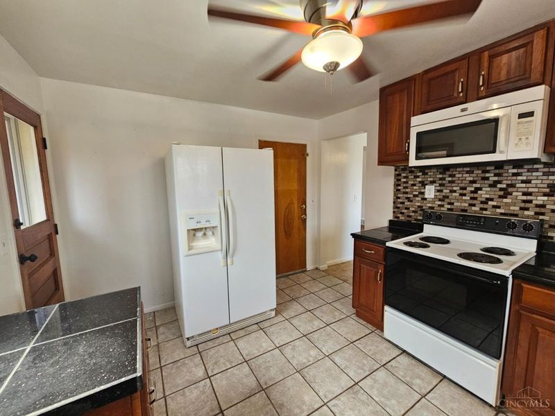 818 Woodyhill Drive, Cincinnati, OH 45238 Photo 8