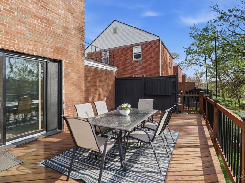 4152 Paxton Woods Drive, Cincinnati, OH 45209 Photo 10