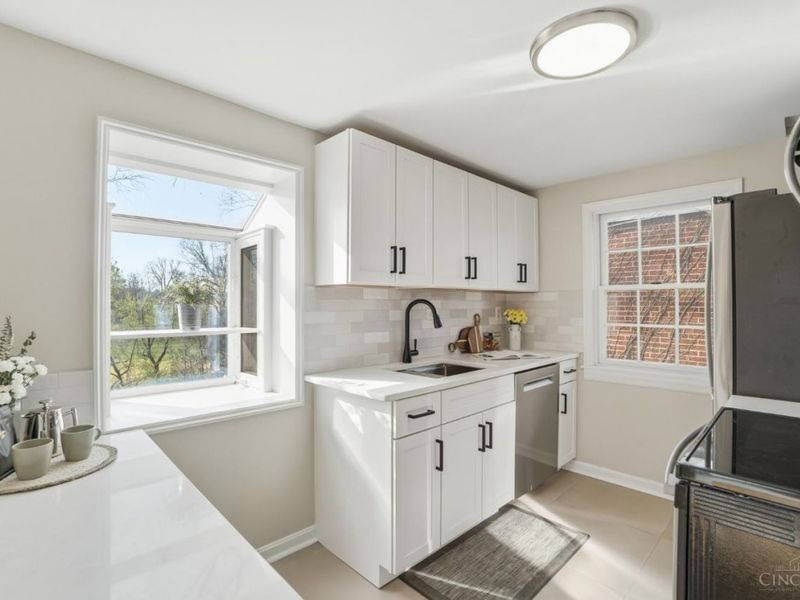 4152 Paxton Woods Drive, Cincinnati, OH 45209 Photo 12