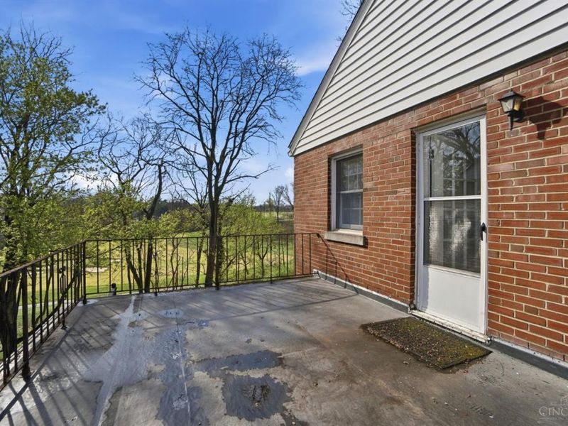 4152 Paxton Woods Drive, Cincinnati, OH 45209 Photo 32