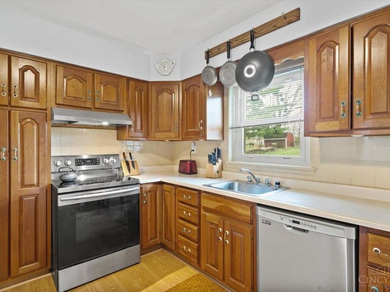 113 Siebenthaler Avenue, Reading, OH 45215 Photo 10