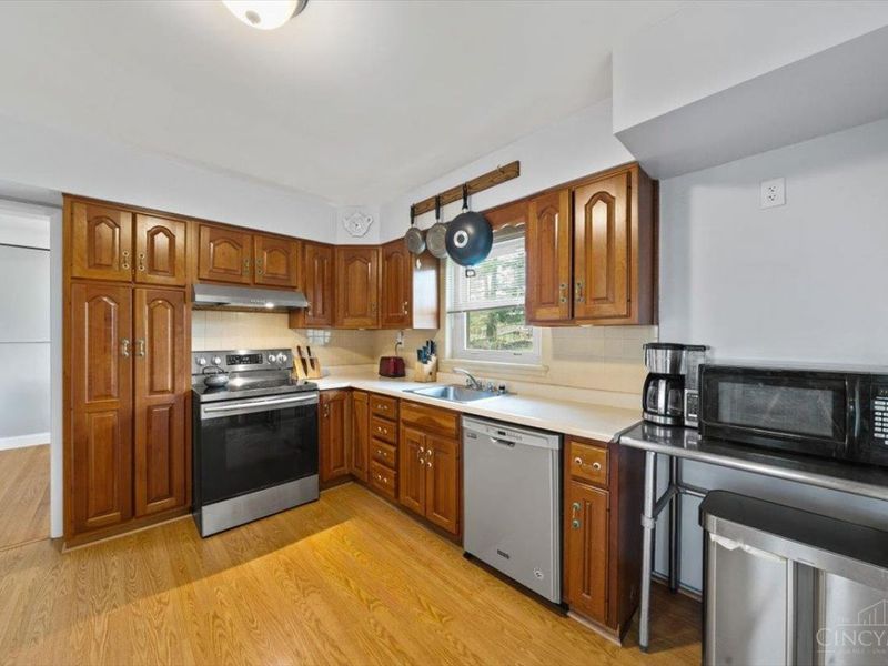 113 Siebenthaler Avenue, Reading, OH 45215 Photo 8