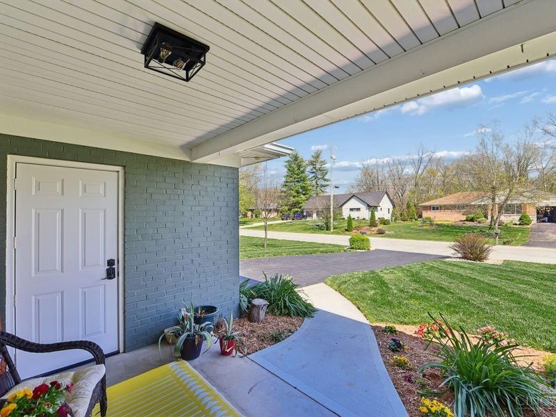 1075 Nimitz Lane, Anderson Twp, OH 45230 Photo 2