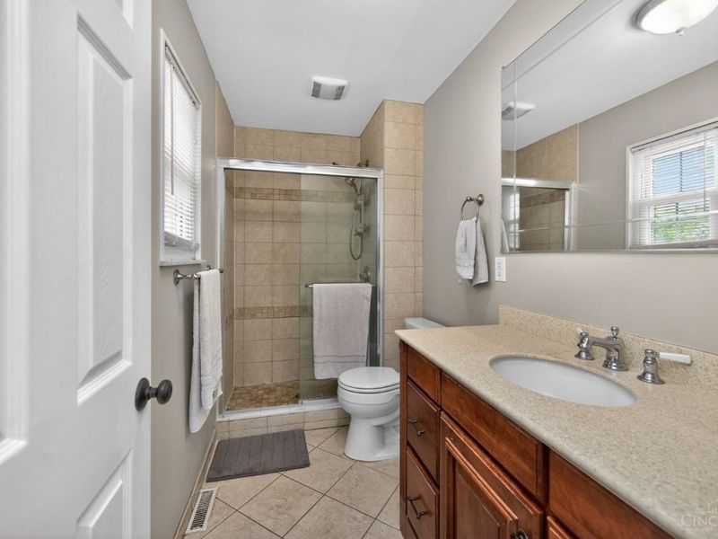 208 Glen Lake Road, Loveland, OH 45140 Photo 12