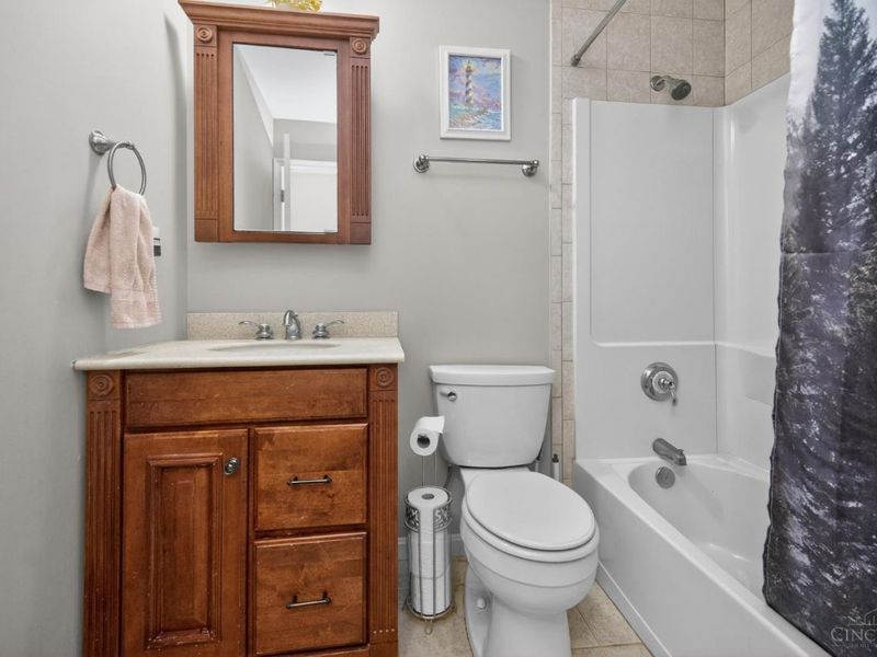 208 Glen Lake Road, Loveland, OH 45140 Photo 9