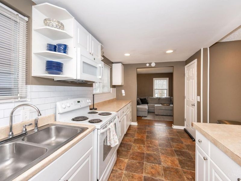 6848 Somerset Drive, Springfield Twp., OH 45224 Photo 11