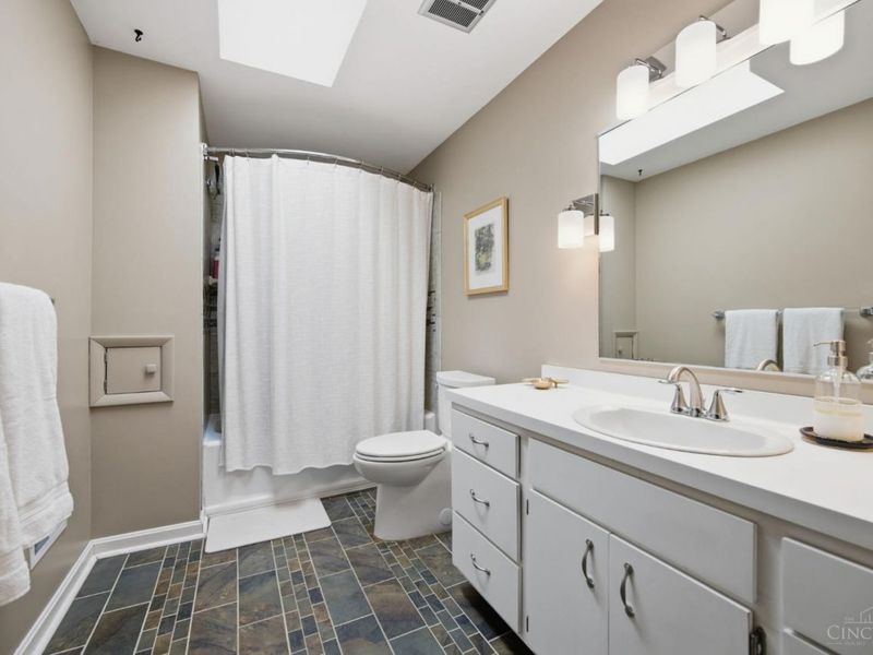 10331 Fields Ertel Road, Symmes Township, OH 45140 Photo 17