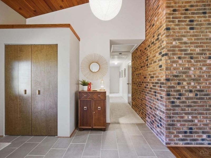 10331 Fields Ertel Road, Symmes Township, OH 45140 Photo 3