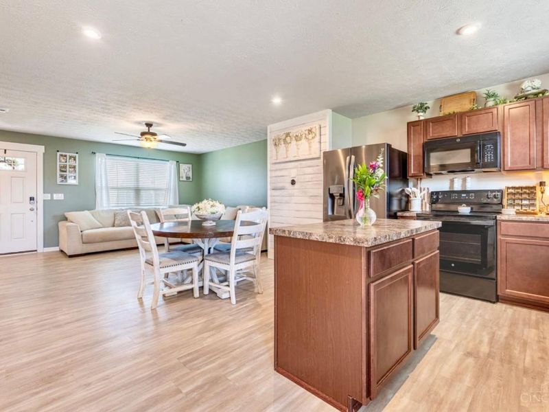 1390 Acadia, Harrison, OH 45030 Photo 5