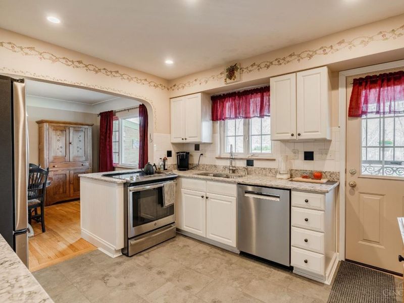 46 Forest Avenue, Cincinnati, OH 45215 Photo 16