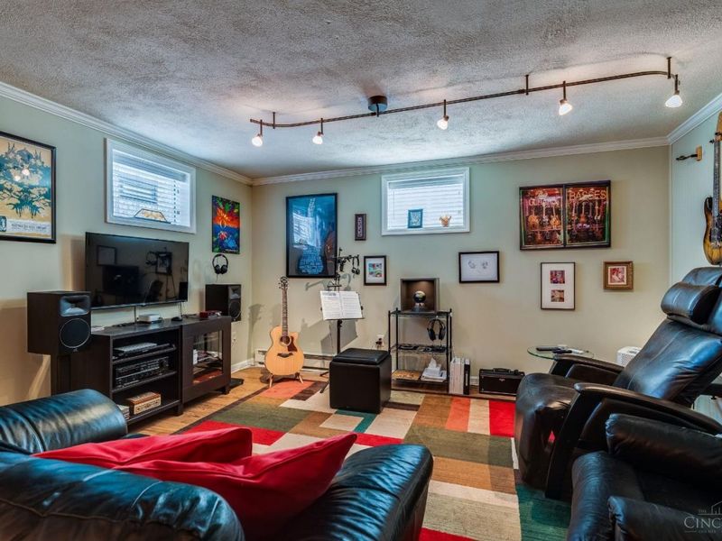 46 Forest Avenue, Cincinnati, OH 45215 Photo 32