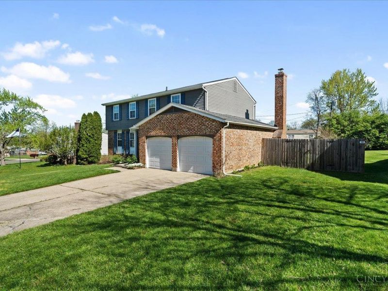 2746 Saturn Drive, Fairfield, OH 45014 Photo 2