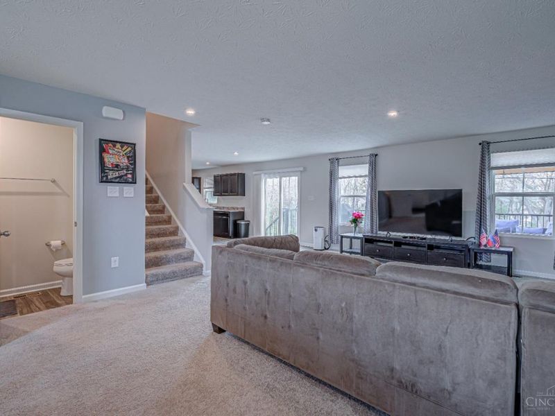 5821 Woodcreek Drive, Franklin, OH 45042 Photo 3