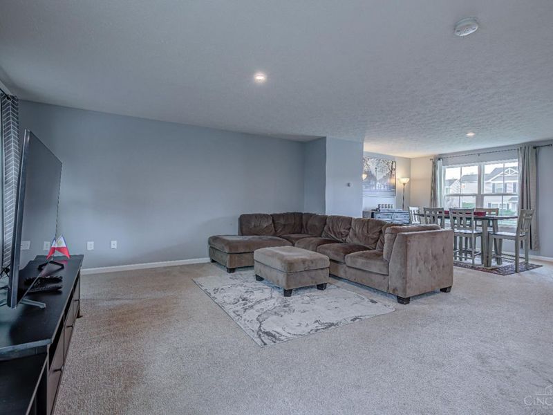 5821 Woodcreek Drive, Franklin, OH 45042 Photo 5