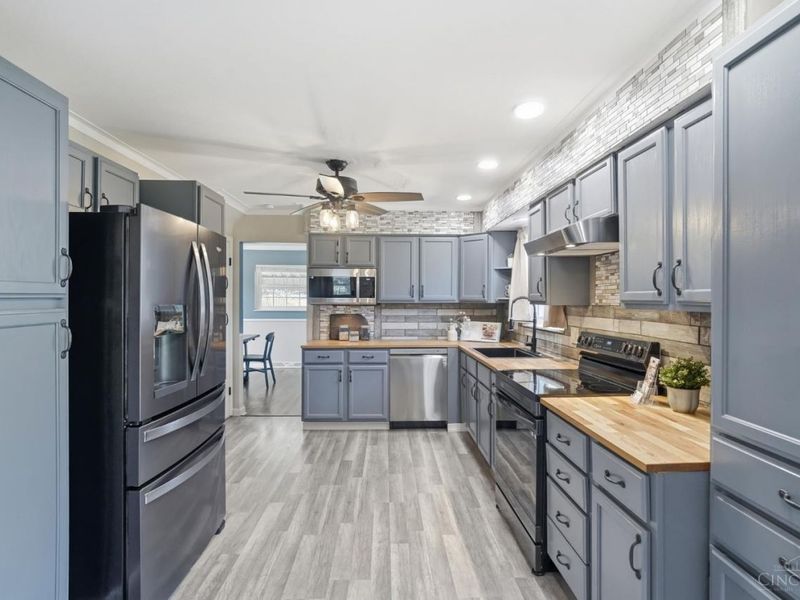 6140 Sharlene Drive, Green Township, OH 45248 Photo 6