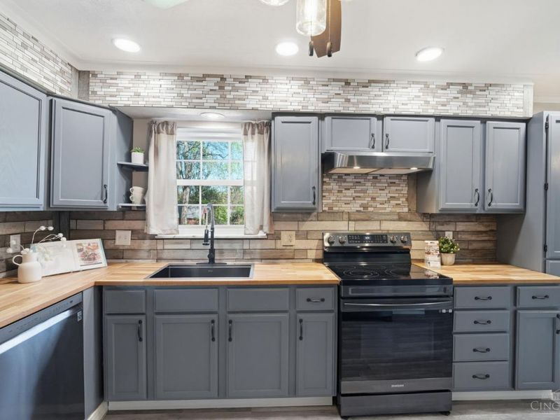 6140 Sharlene Drive, Green Township, OH 45248 Photo 7